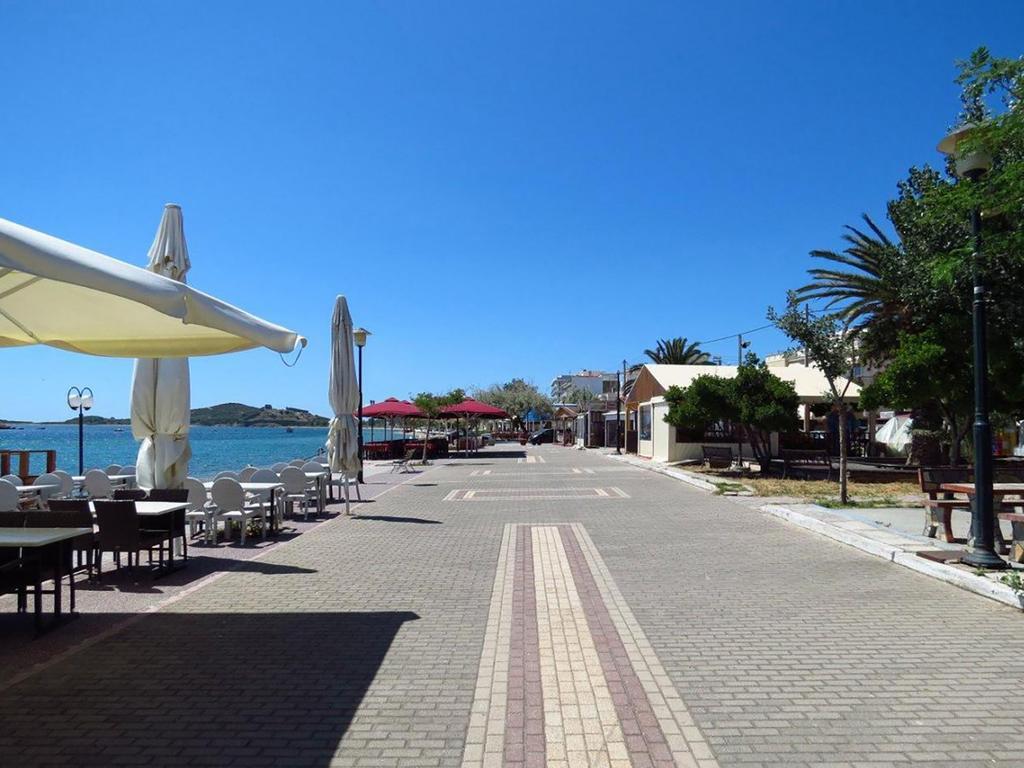 Holiday Apartment Sombrero Néa Péramos Kültér fotó